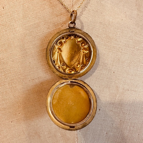 Vintage Art Deco Gold Filled Locket Pendant Necklace - Picture 6 of 9